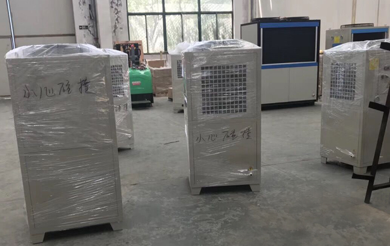 油冷機(jī)和冷水機(jī)該如何選擇？