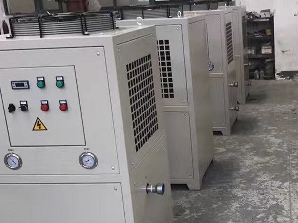 油冷機(jī)品牌怎么做好清洗的工作 油冷機(jī)品牌怎么做好清洗的工作